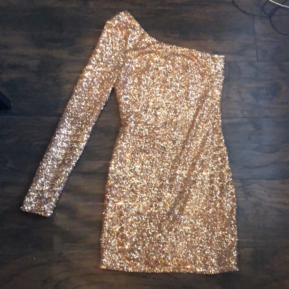 Ark & Co🥂gold sequin dress